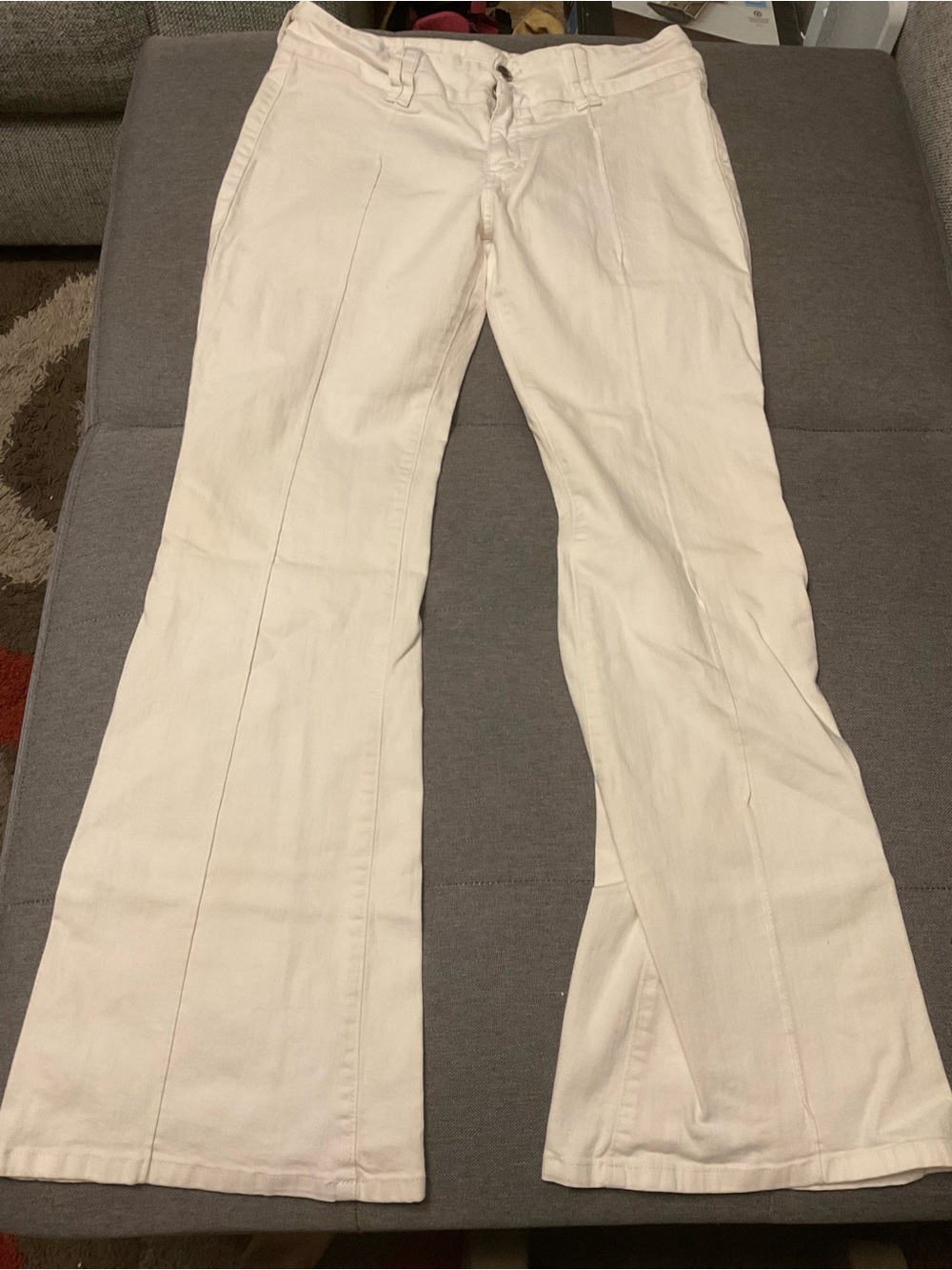 C’est toi women’s Y2K 2000s pocketless white bootcut jeans size 15